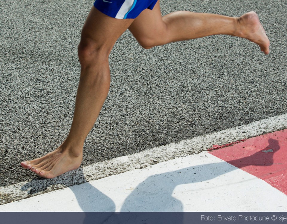 Barefoot Running - Barfußlauf, Foto: Envato Photodune © sjenner13